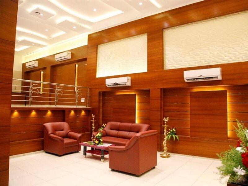 Poppys S.E.T Residency Hotel Kumbakonam Exterior foto