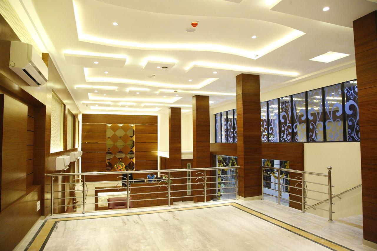 Poppys S.E.T Residency Hotel Kumbakonam Exterior foto