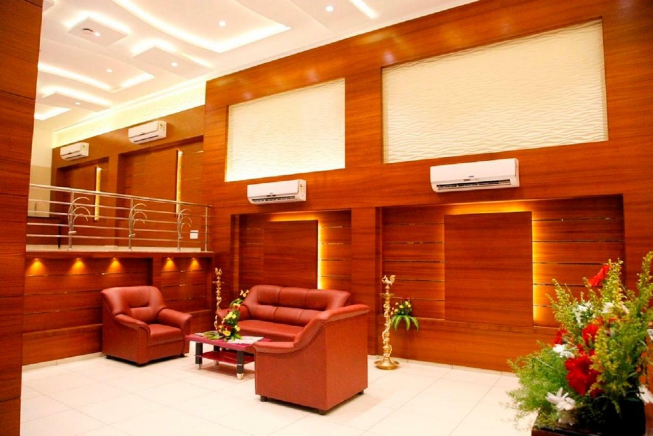 Poppys S.E.T Residency Hotel Kumbakonam Exterior foto