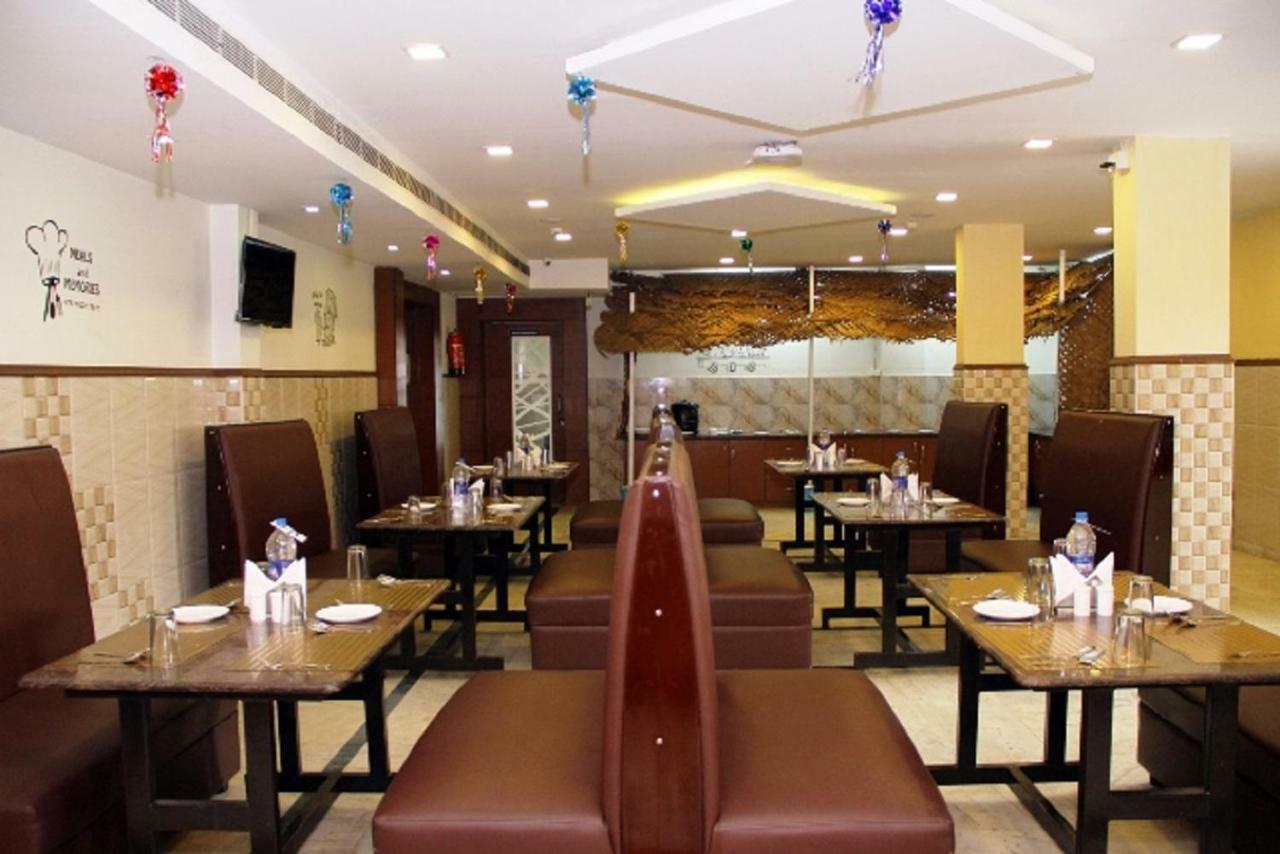 Poppys S.E.T Residency Hotel Kumbakonam Exterior foto