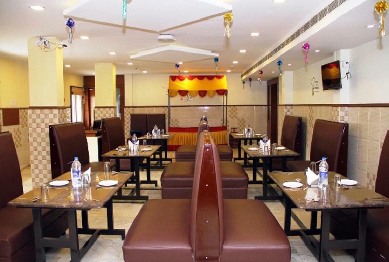 Poppys S.E.T Residency Hotel Kumbakonam Exterior foto